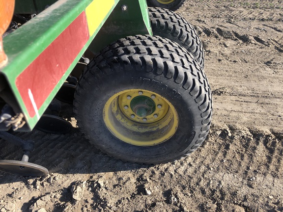 2017 John Deere 1890 Air Seeder