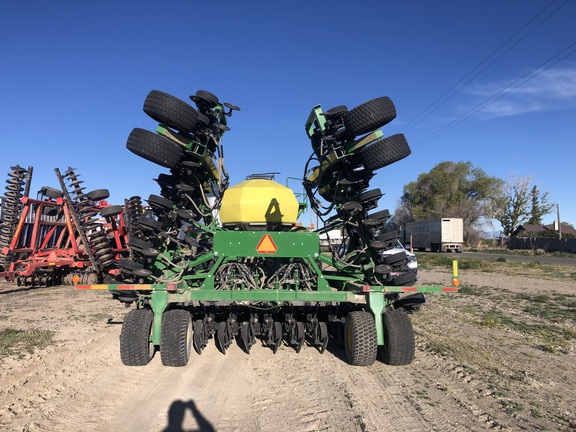 2017 John Deere 1890 Air Seeder