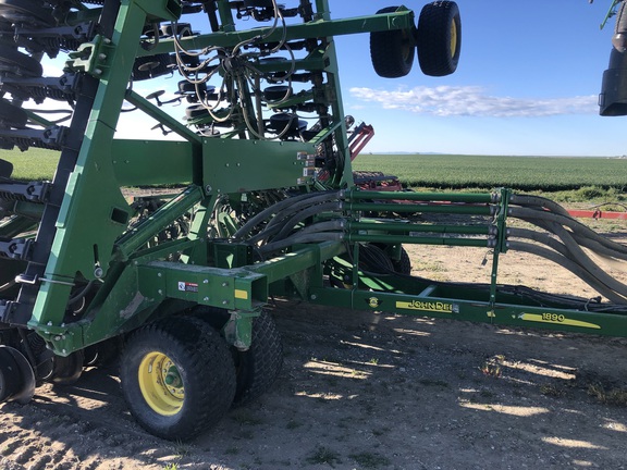 2017 John Deere 1890 Air Seeder