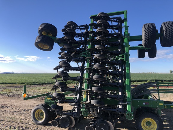 2017 John Deere 1890 Air Seeder