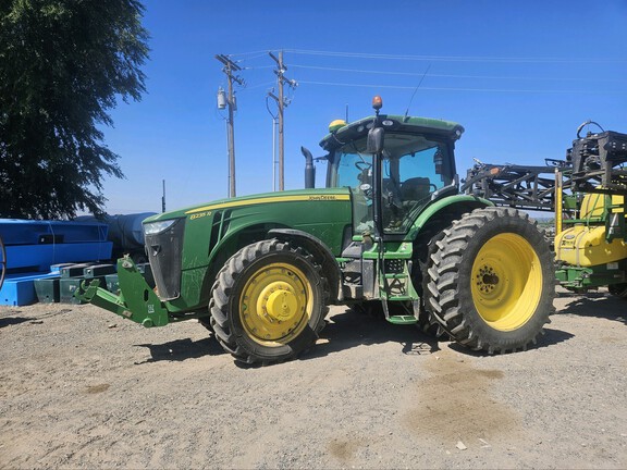 2014 John Deere 8235R Tractor