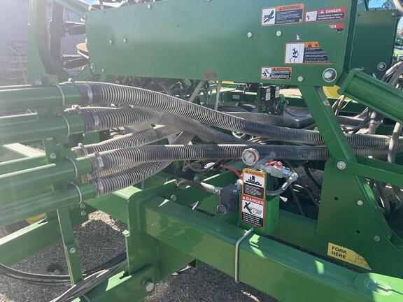 2021 John Deere 1890 Air Seeder