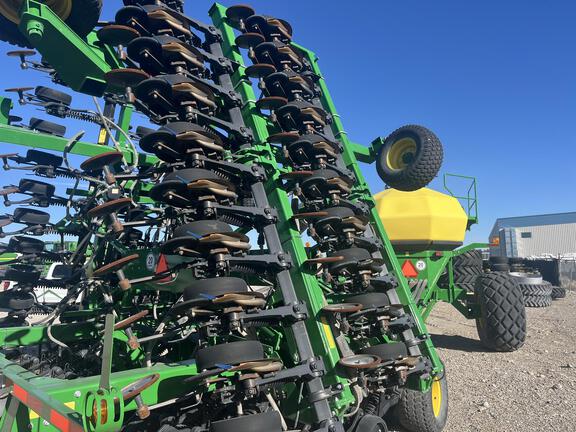 2021 John Deere 1890 Air Seeder