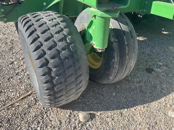 2021 John Deere 1890 Air Seeder