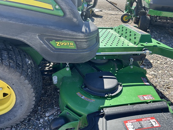 2022 John Deere Z997R Mower/Zero Turn