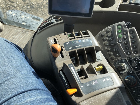 2012 John Deere 7260R Tractor