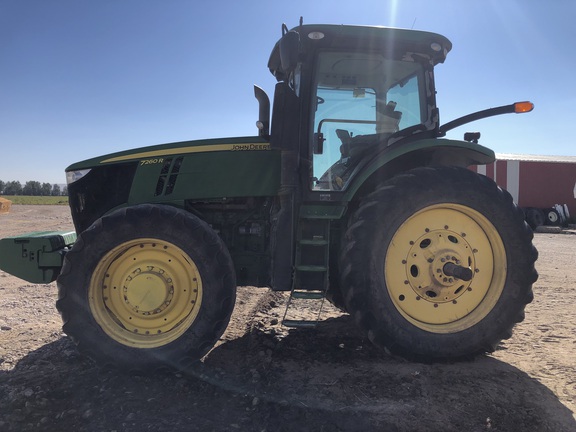 2012 John Deere 7260R Tractor