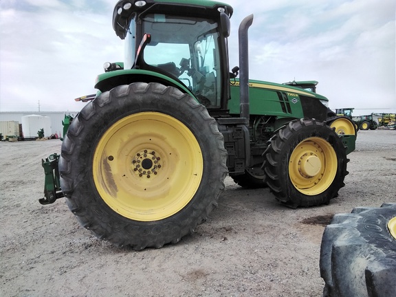 2012 John Deere 7260R Tractor