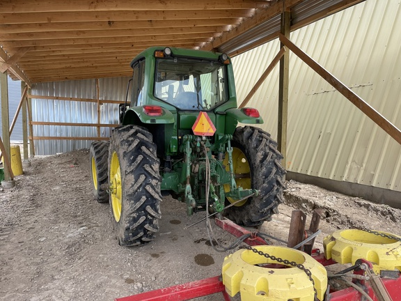 2003 John Deere 7520 Tractor