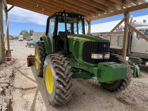 2003 John Deere 7520 Tractor