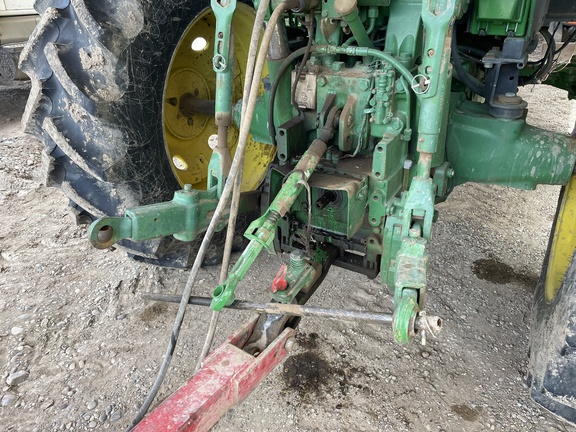 2003 John Deere 7520 Tractor