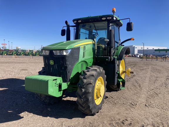 2015 John Deere 7210R Tractor