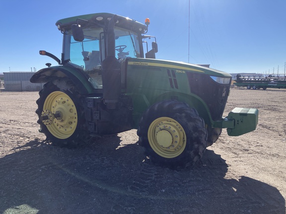 2015 John Deere 7210R Tractor