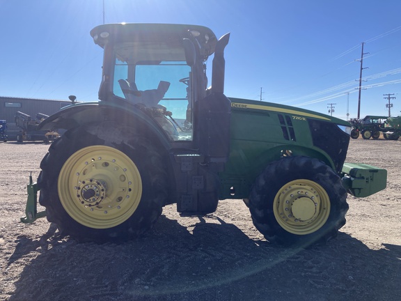 2015 John Deere 7210R Tractor