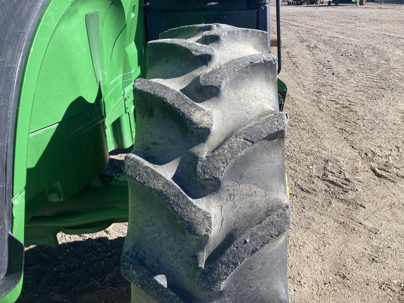 2015 John Deere 7210R Tractor