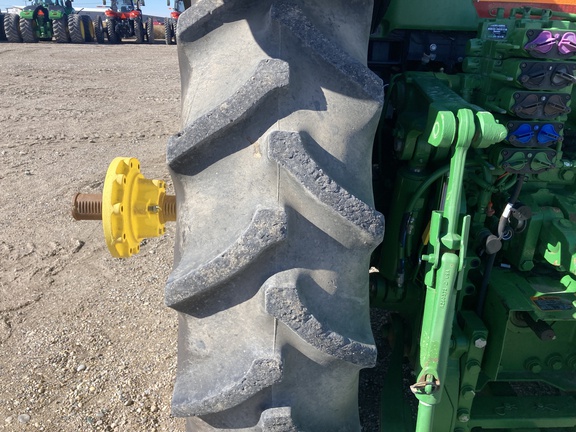 2015 John Deere 7210R Tractor