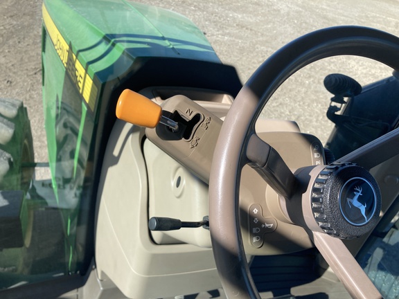 2015 John Deere 7210R Tractor