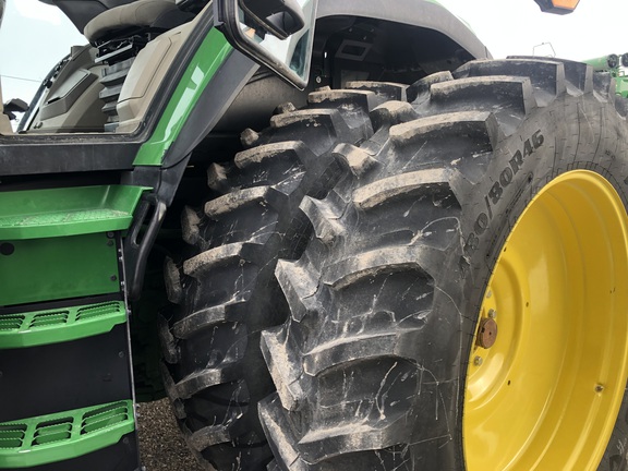 2020 John Deere 7R 210 Tractor