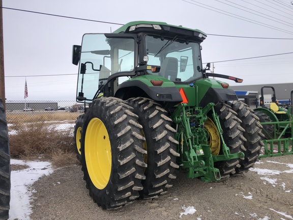 2020 John Deere 7R 210 Tractor