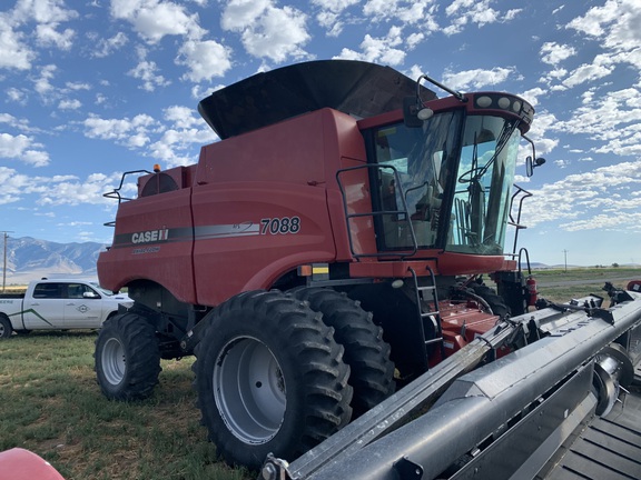 2010 Case IH 7088 Combine