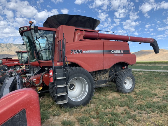 2010 Case IH 7088 Combine