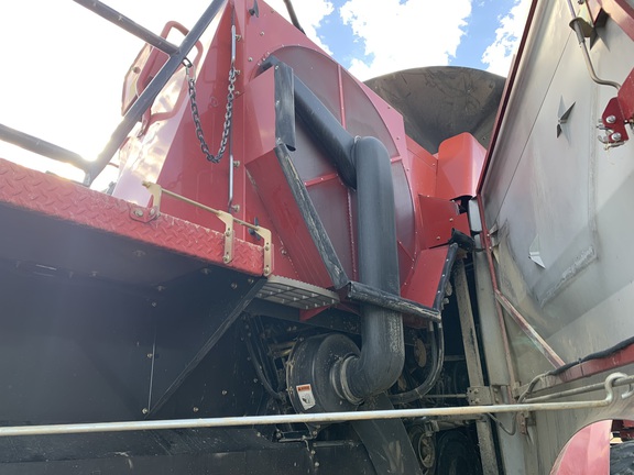 2010 Case IH 7088 Combine