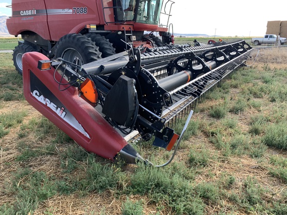 2009 Case IH 2142-35 Header Combine