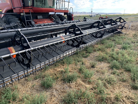 2009 Case IH 2142-35 Header Combine