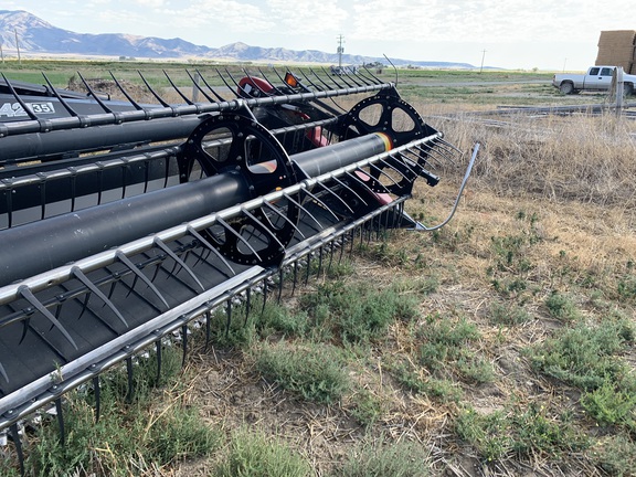 2009 Case IH 2142-35 Header Combine