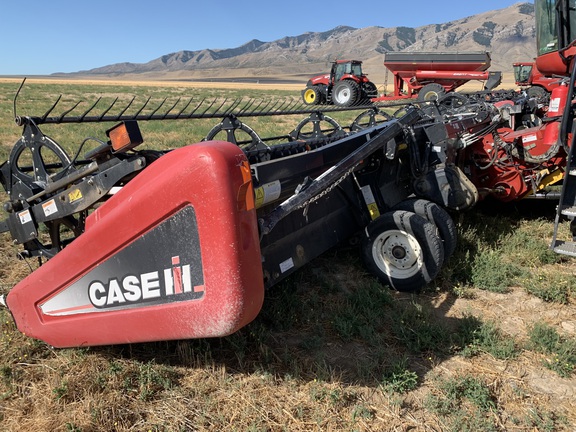 2009 Case IH 2142-35 Header Combine