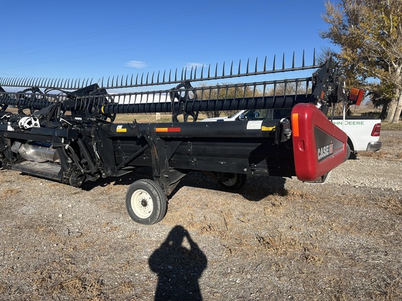 2011 Case IH 2162-35 Header Combine