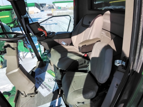 2023 John Deere X9 1000 Combine