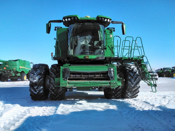 2023 John Deere X9 1000 Combine