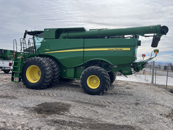 2024 John Deere S780 Combine