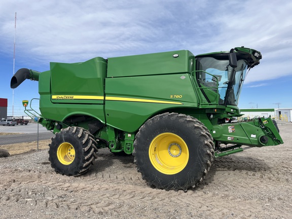 2024 John Deere S780 Combine