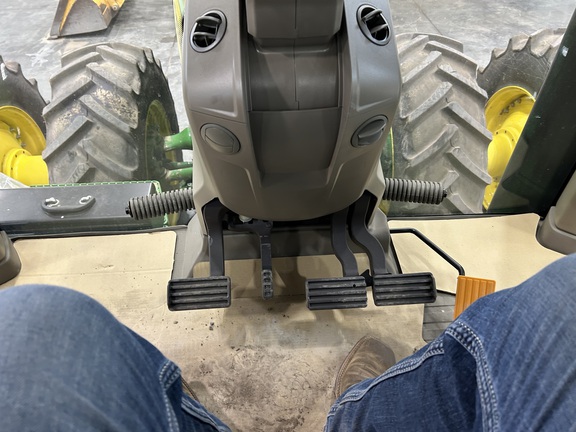 2023 John Deere 8R 340 Tractor