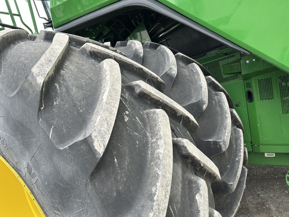 2024 John Deere X9 1000 Combine