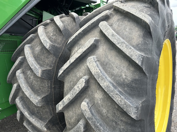 2024 John Deere X9 1000 Combine