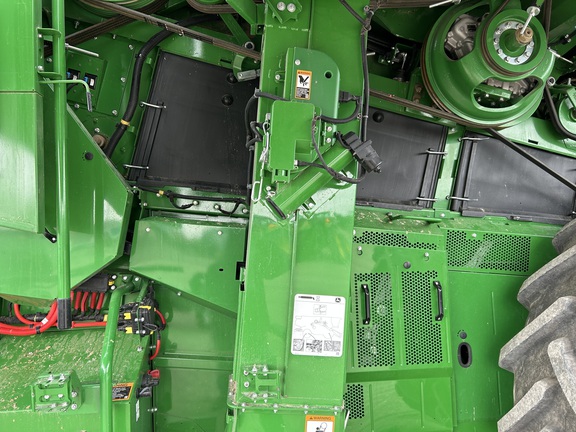 2024 John Deere X9 1000 Combine