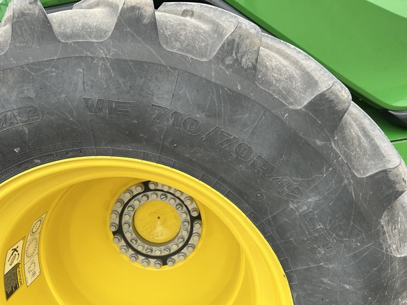 2024 John Deere X9 1000 Combine