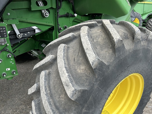 2024 John Deere X9 1000 Combine