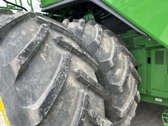 2024 John Deere X9 1000 Combine