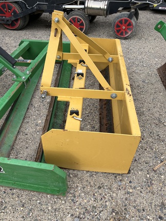 2018 John Deere 5' box blade Misc