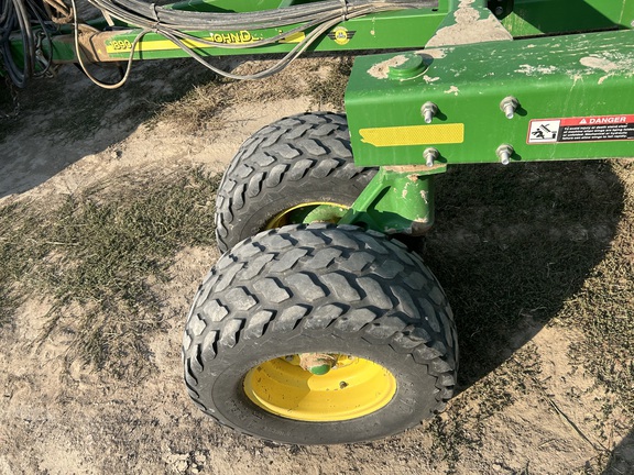 2011 John Deere 1890 Air Seeder