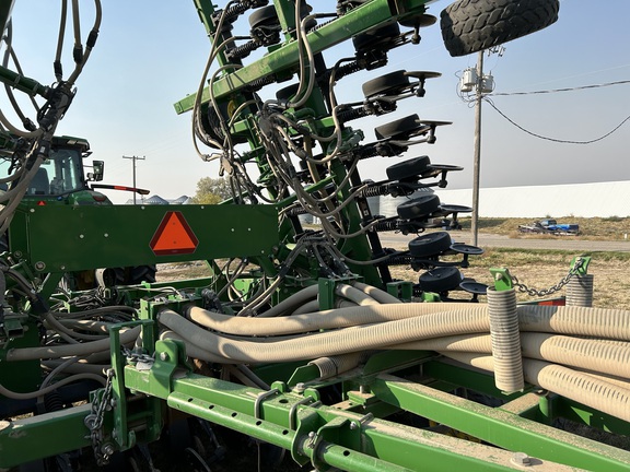 2011 John Deere 1890 Air Seeder