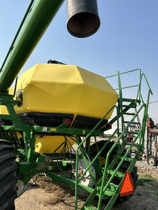 2011 John Deere 1890 Air Seeder