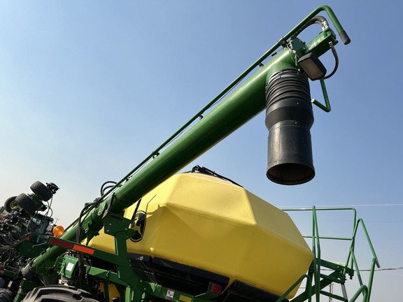 2011 John Deere 1890 Air Seeder