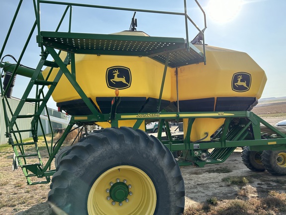 2011 John Deere 1890 Air Seeder