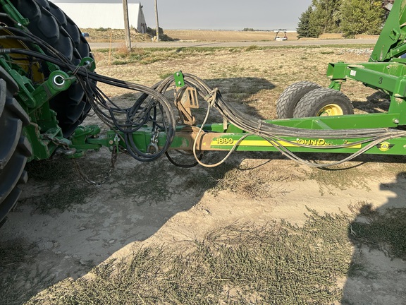 2011 John Deere 1890 Air Seeder