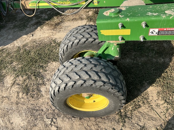 2011 John Deere 1890 Air Seeder